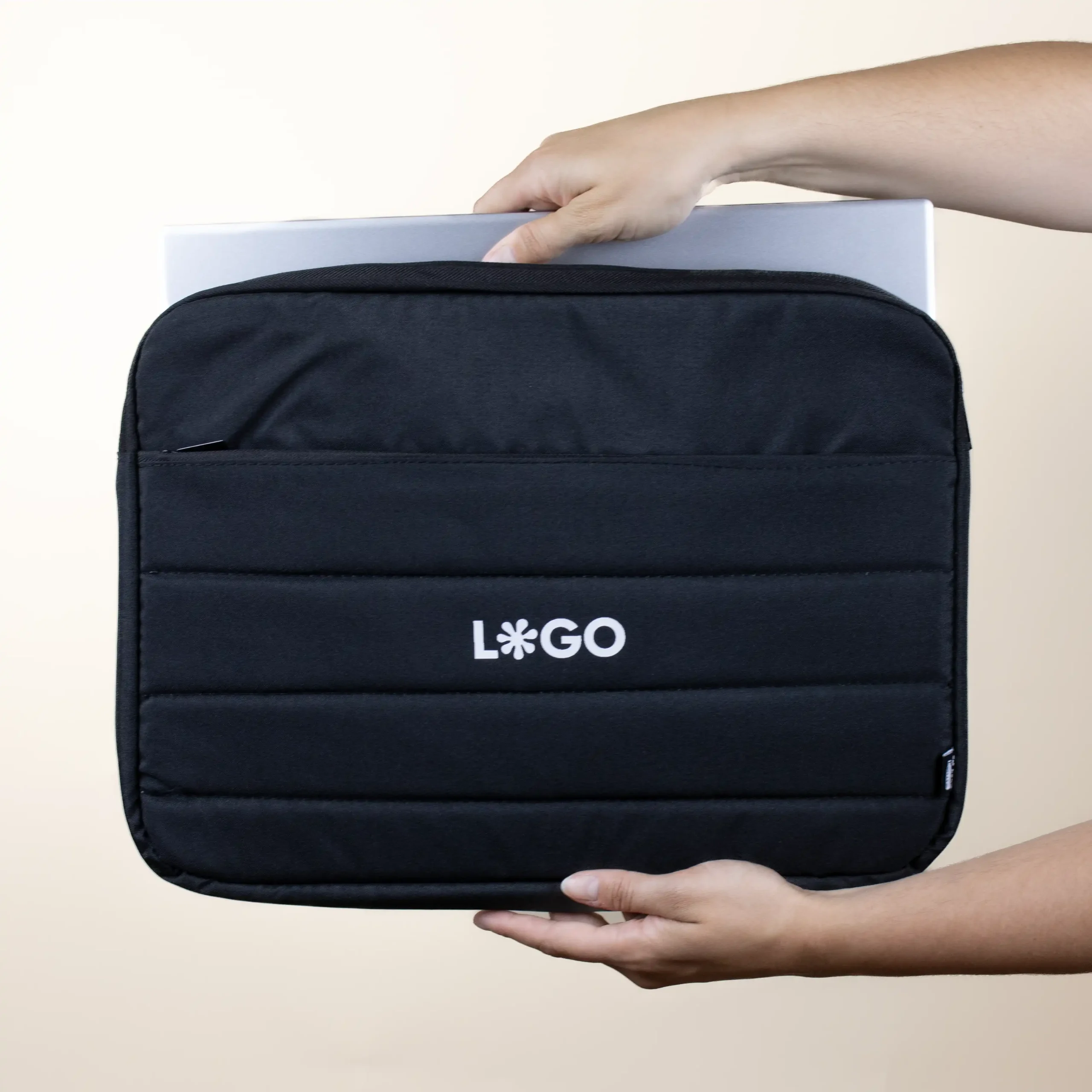 KIRA: Funda de portátil rPET 15.6 pulgadas