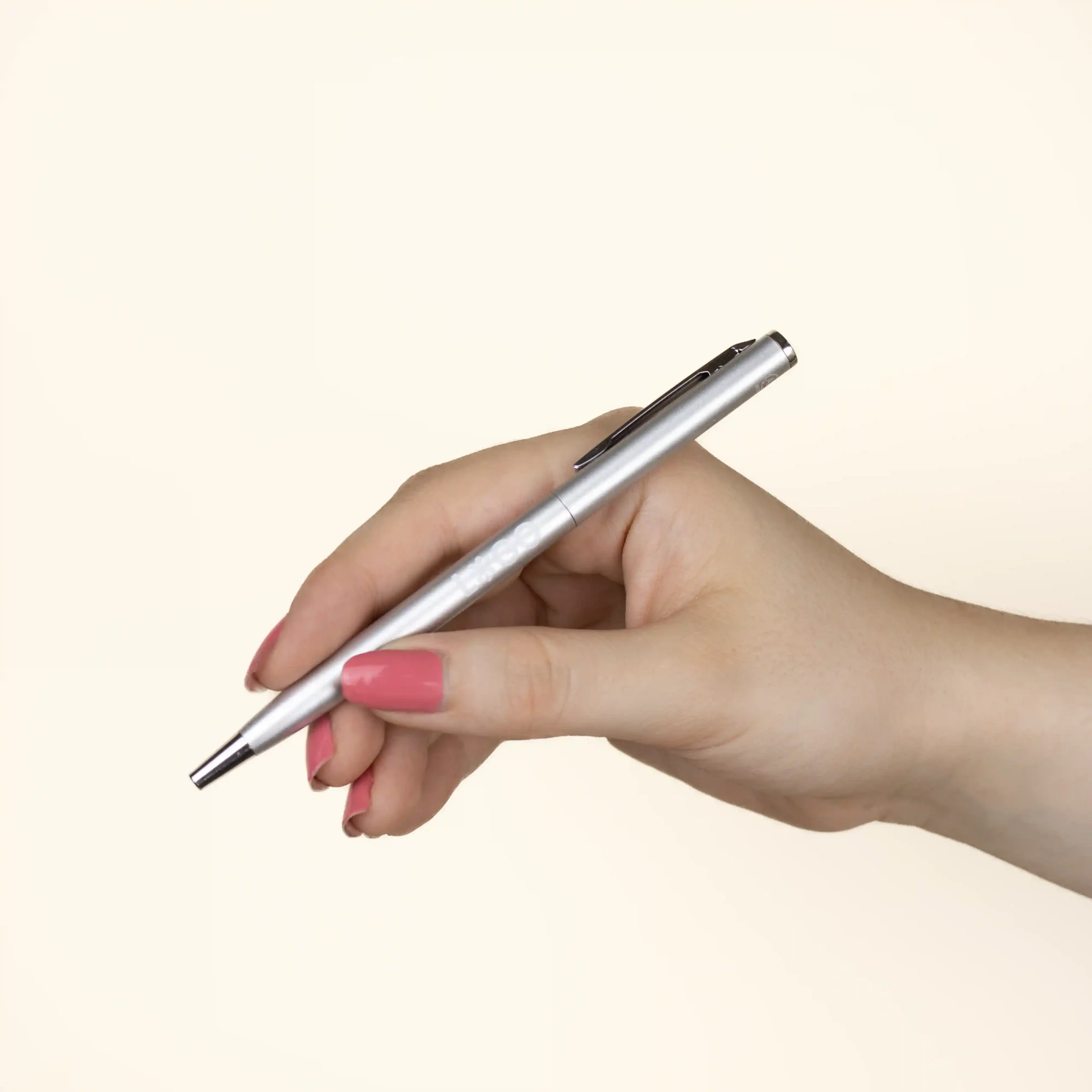 ALI: Stylo en aluminium recyclé. Personnalisation en 1 couleur